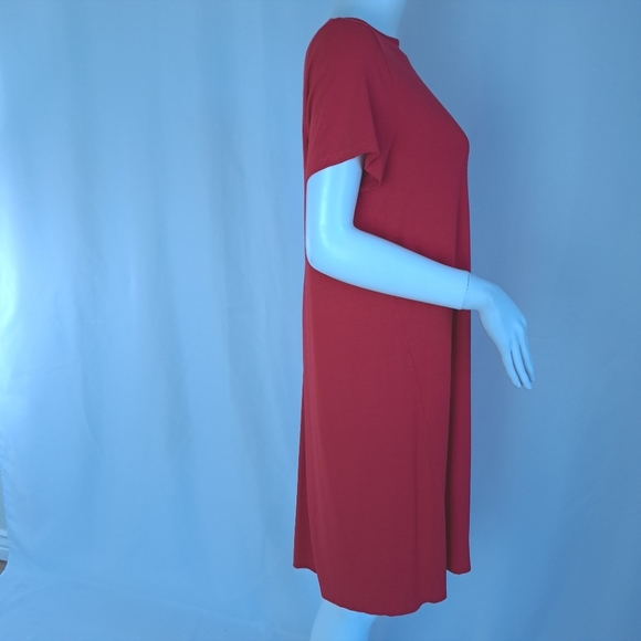 J. Jill Wearever T-shirt Shift Dress with Pleated Back - Picture 5 of 10